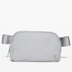 Everywhere Belt Bag Silver